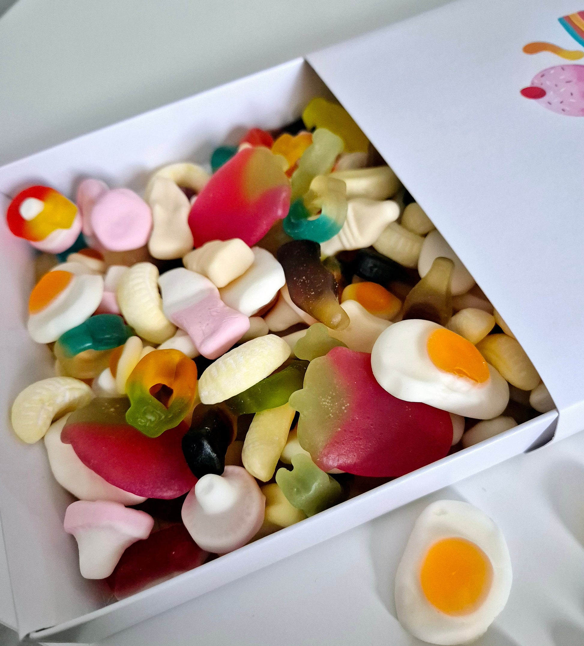 Pic N Mix - Sweet Box - Movie night sweets - Cinema Sweets - Sweet gift.