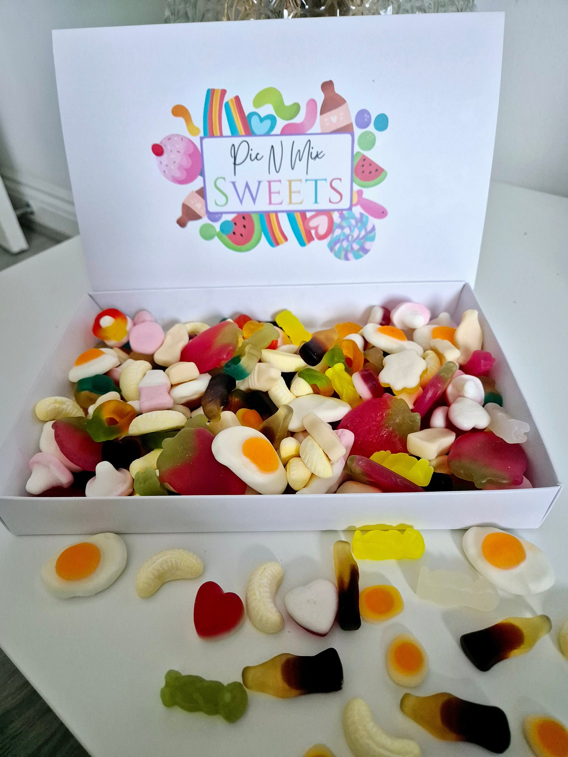 Pic N Mix - Sweet Box - Movie night sweets - Cinema Sweets - Sweet gift.